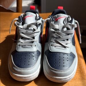 Nike Kids Navy, Gray & Red Low-Top Sneakers